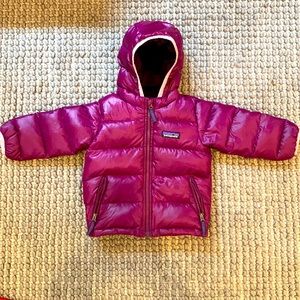Patagonia Baby Hi Loft Down Sweater Hoodie, size 6-12 months